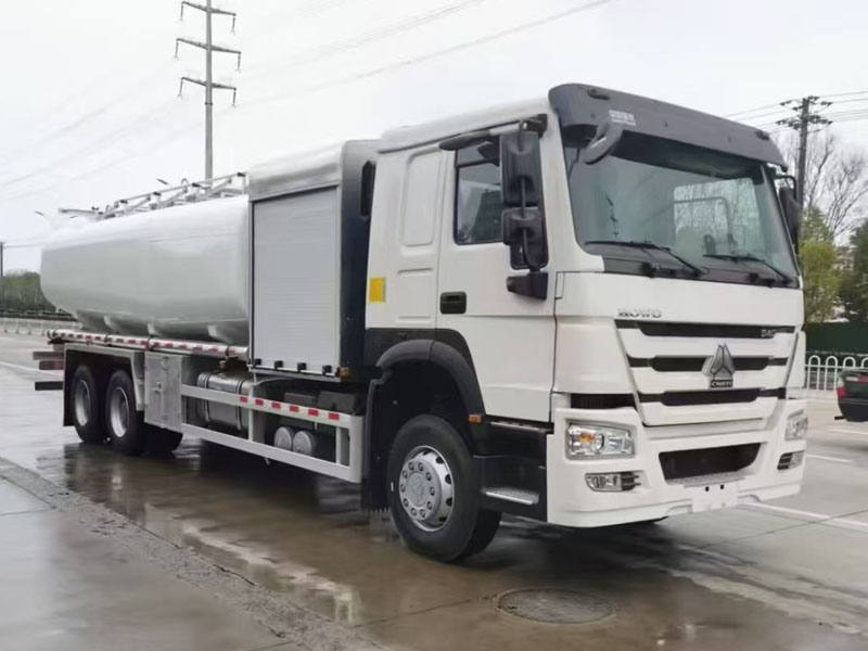 Advantages of exporting aircraft refueling trucks from China